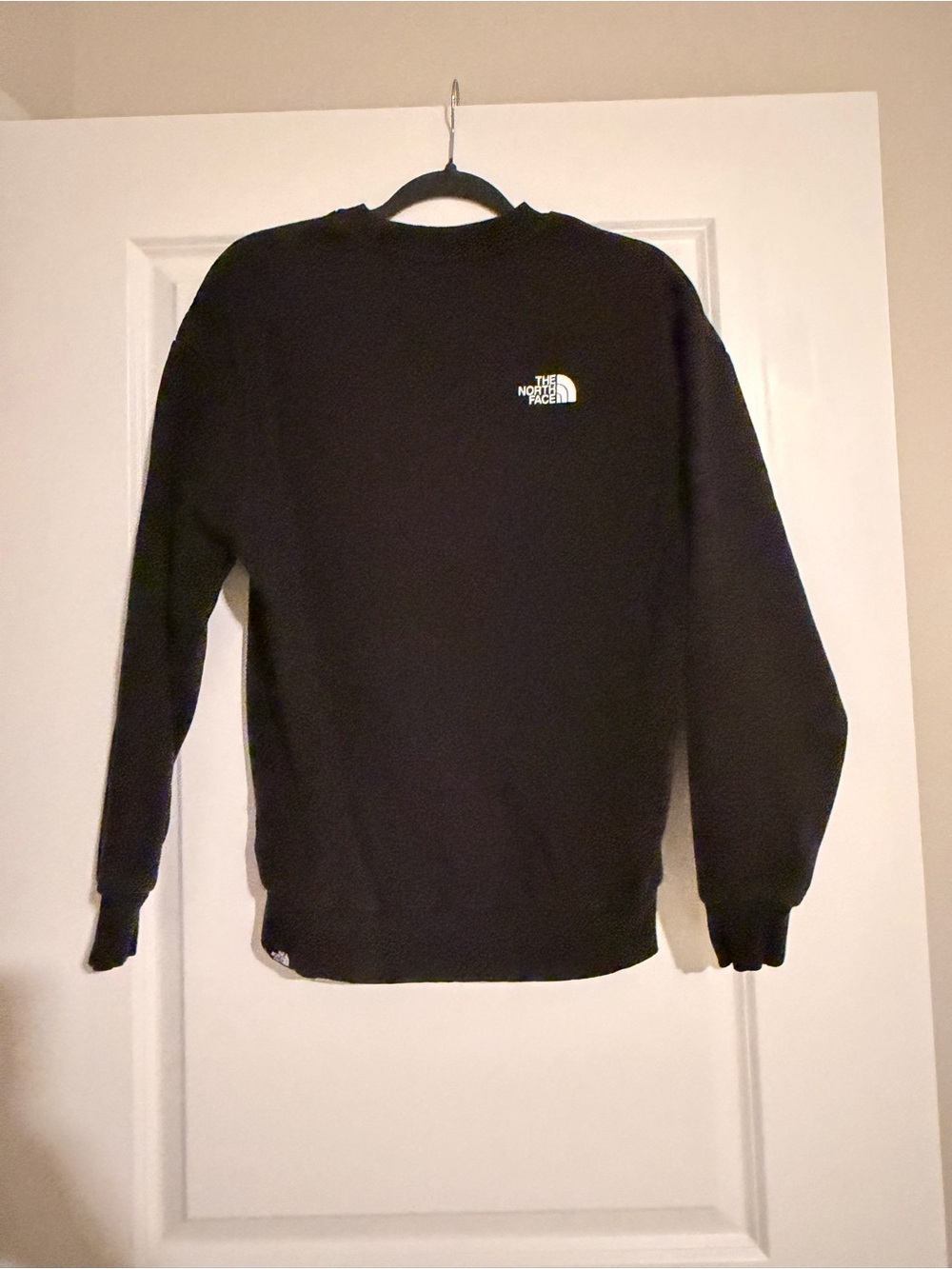 The North Face women’s Black Crewneck Sweatshirt